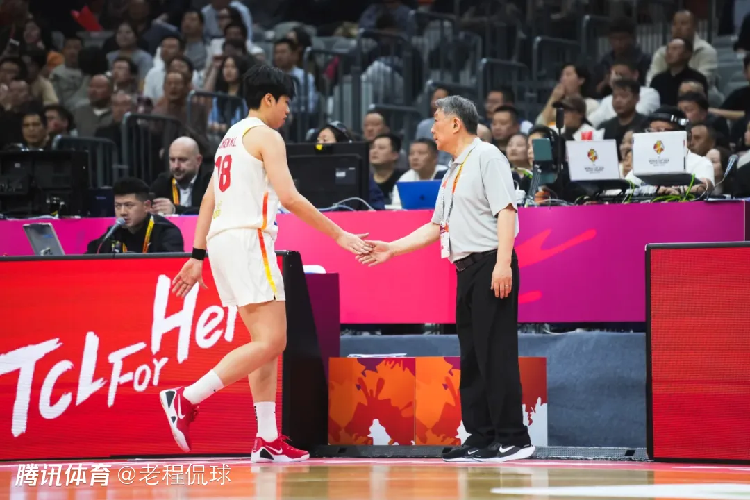 女篮主帅：只有内线没外线不会是强队 我做了很多来弥补不足