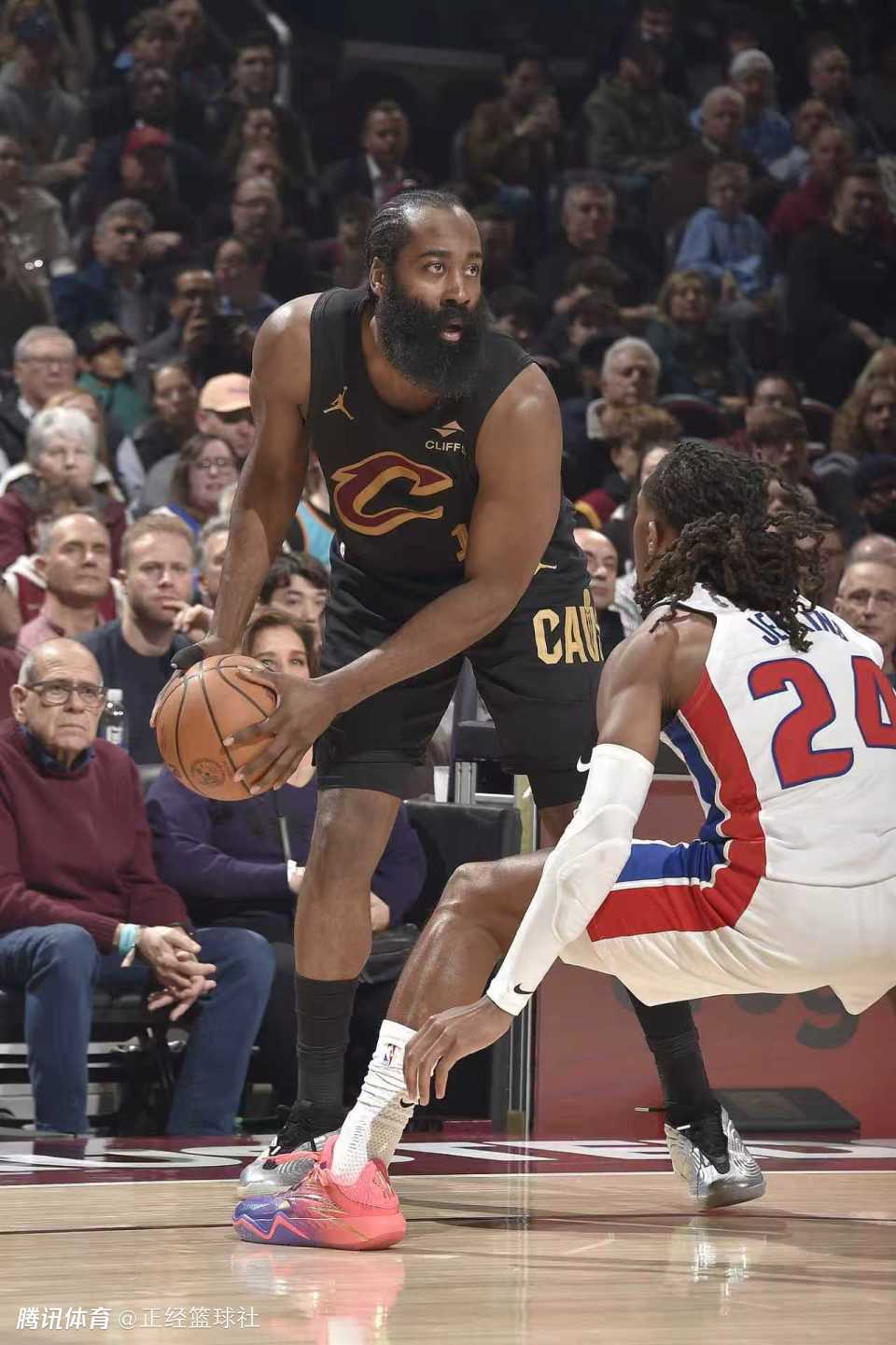 哈登18+6+7掀翻东部老大！后三节12中2仍赢球 加盟骑士8胜1负