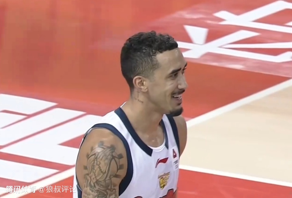 乱战高手！奎因单节17分狂轰42+8+7新赛季最佳一战 挑衅庆祝吃T