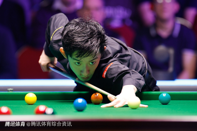 斯诺克威尔士公开赛半决赛：吴宜泽4-6不敌霍金斯 无缘晋级决赛