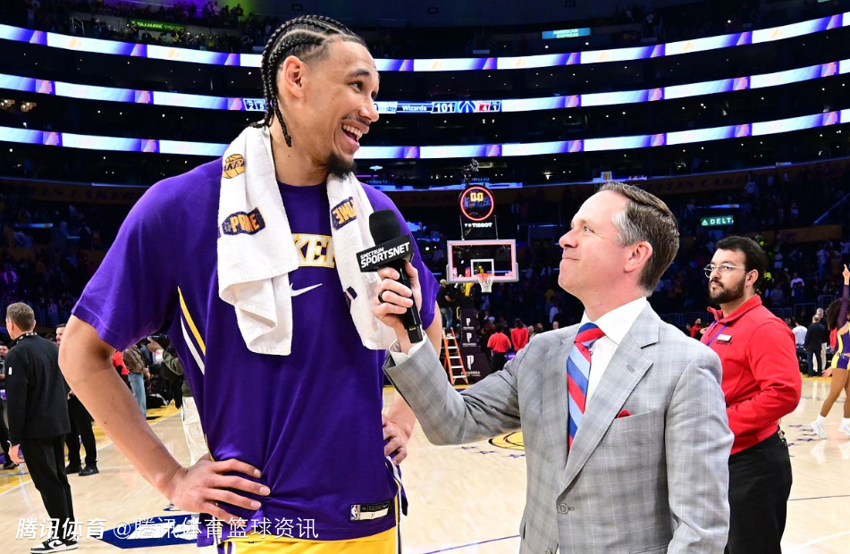 海斯：教练一直叮嘱我和艾顿守住禁区 东契奇复出可别再吃T了