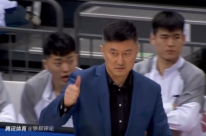 杜锋：奎恩的伤病需要医生检查 年轻球员获得机会最应该感谢我