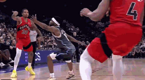 开启第9个NBA赛季！富尔茨迎猛龙生涯首秀 接巴恩斯助攻命中首球