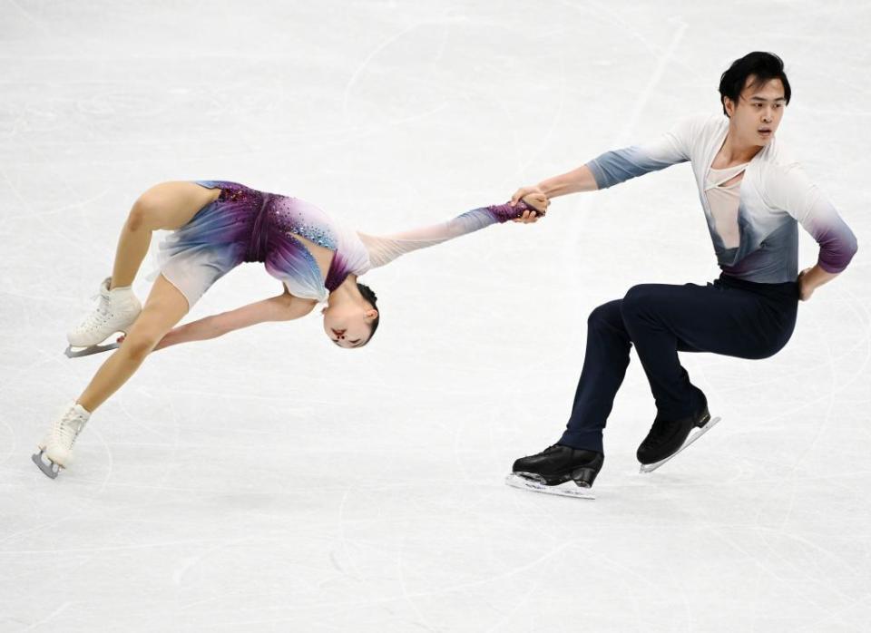 隋文静/韩聪四大洲惜败摘银，无缘七度问鼎！美国夫妻档爆冷夺冠