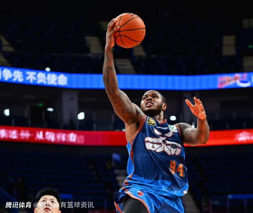 媒体人：辽宁男篮新签约外援亨特已抵达沈阳 上季效力四川场均21+5+5