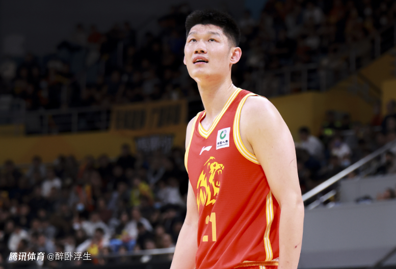 胡金秋伤情出炉：初步检查胳膊没有伤到骨头 还需进行核磁确认