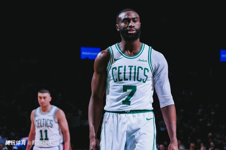 巩固东部第二！绿军狂胜送篮网7连败 布朗28+7+9武切28+11