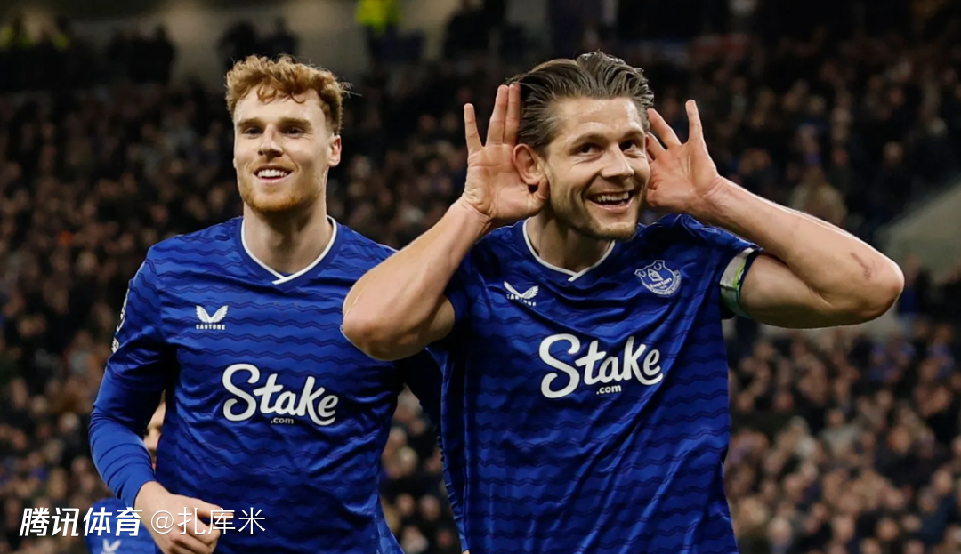 半场战报-桑切斯玩火险送礼、贝托破僵，埃弗顿暂1-0切尔西