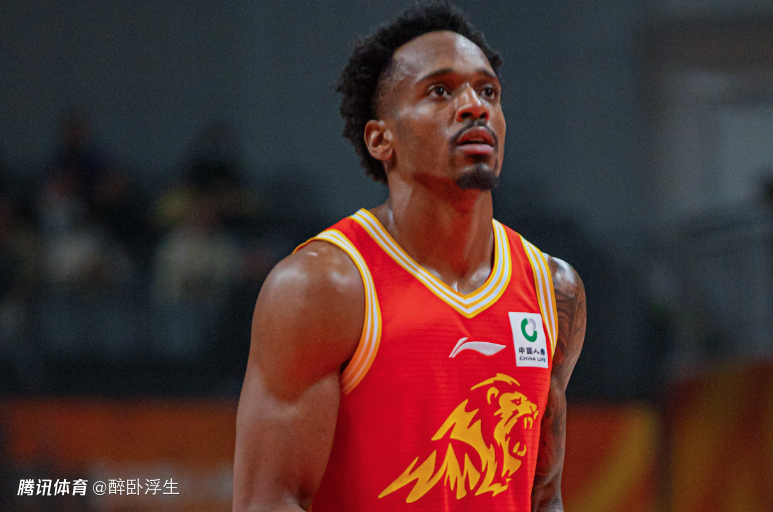 布朗41+6三分赛季新高广厦力克上海 胡金秋18分王哲林12+9