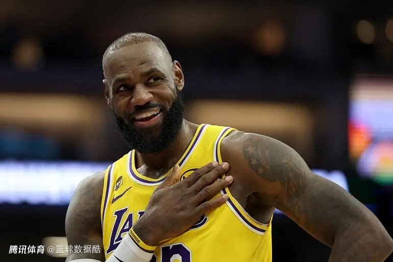 传奇对话！老詹当面求教“老虎”伍兹 感慨想要守住成功地位太难