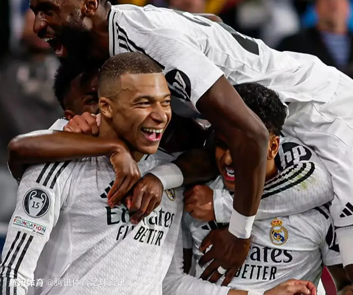 阿斯报：皇马球衣赞助目标3亿欧 与阿联酋航空即将续约&阿迪达斯谈判中