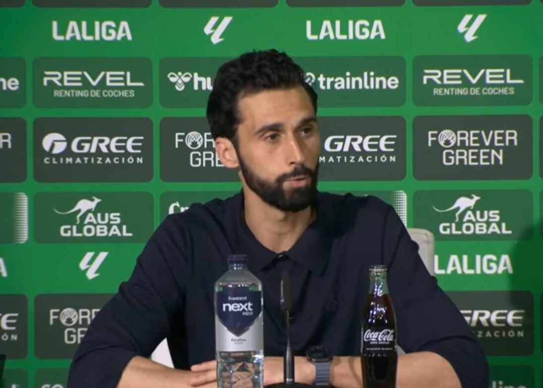 阿韦洛亚：姆巴佩身体不适被换下，两次明显误判改变比赛走向