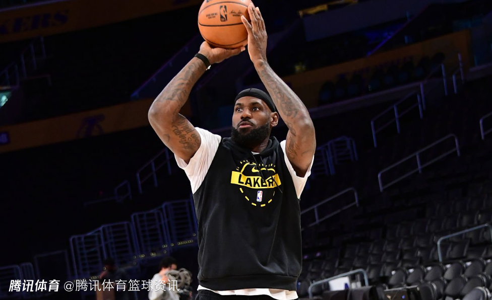 詹姆斯第一个到场训练仍缺战！伤情更新：主要是左脚问题而非肘部