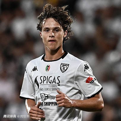 斯基拉：帕尔马有意签下米兰天才科莫托，球员正在斯佩齐亚效力