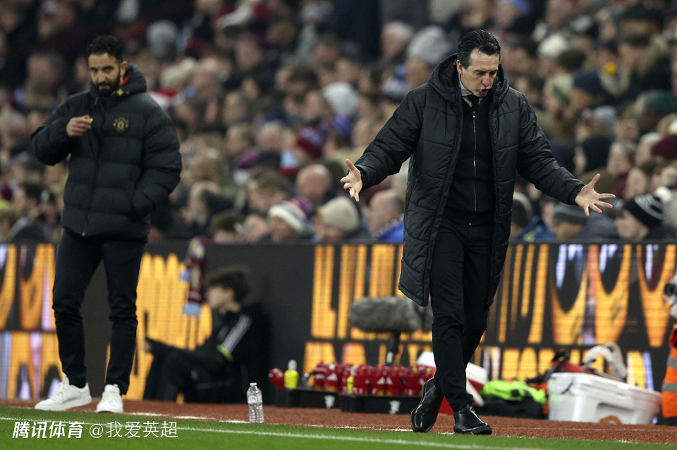 54岁埃梅里激动脱衣怒吼！率队10连胜震撼英超 终结对曼联6场不胜