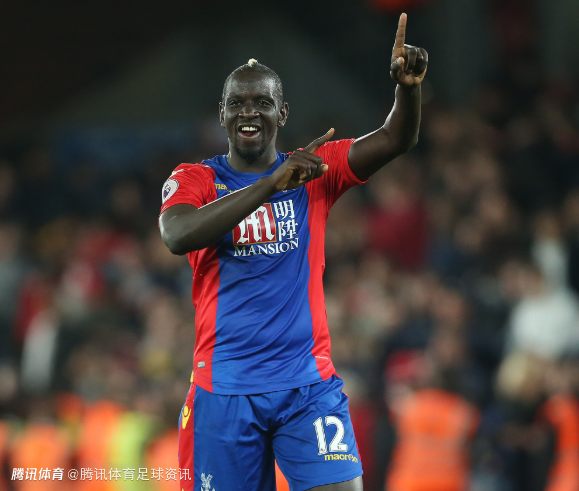 接受巴黎球迷致敬！官方：前巴黎、利物浦后卫萨科宣布退役