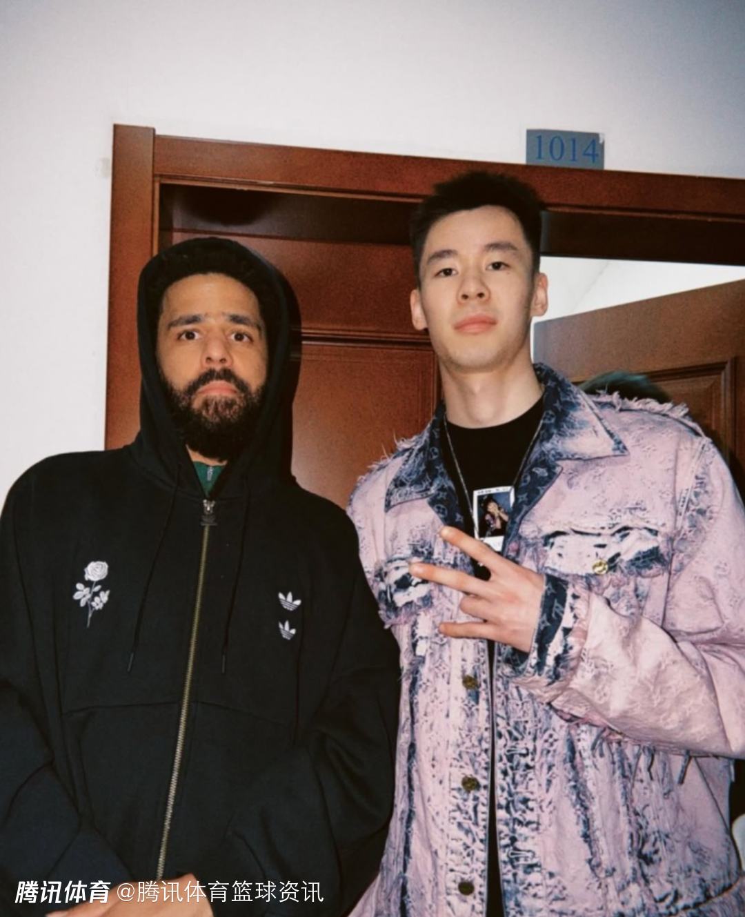 都是小迷弟！郭昊文和卡米然均在社媒晒出各自和J.Cole合影