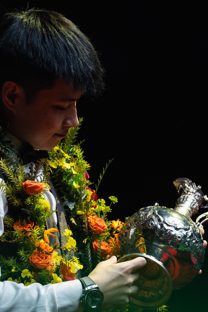 三冠王！赵心童10-3碾压特鲁姆普，包揽球员系列赛创历史