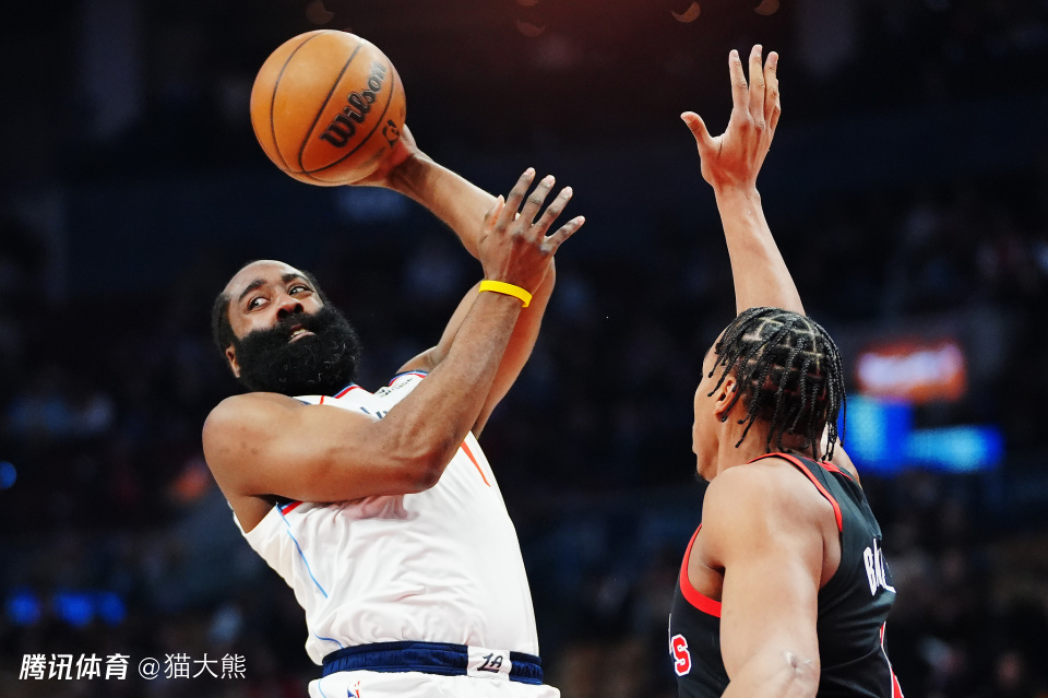 数据帝：三分15中2！哈登轰31+10刷新历史 39分狂人似昔日詹姆斯