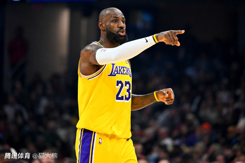 数据帝：0三分6失误！詹姆斯低迷数据生涯首见 追梦尴尬纪录排队史第二