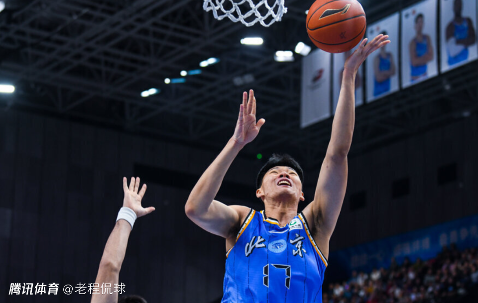 范子铭空篮不中4中0一分未得 顶薪合同拿的太轻松