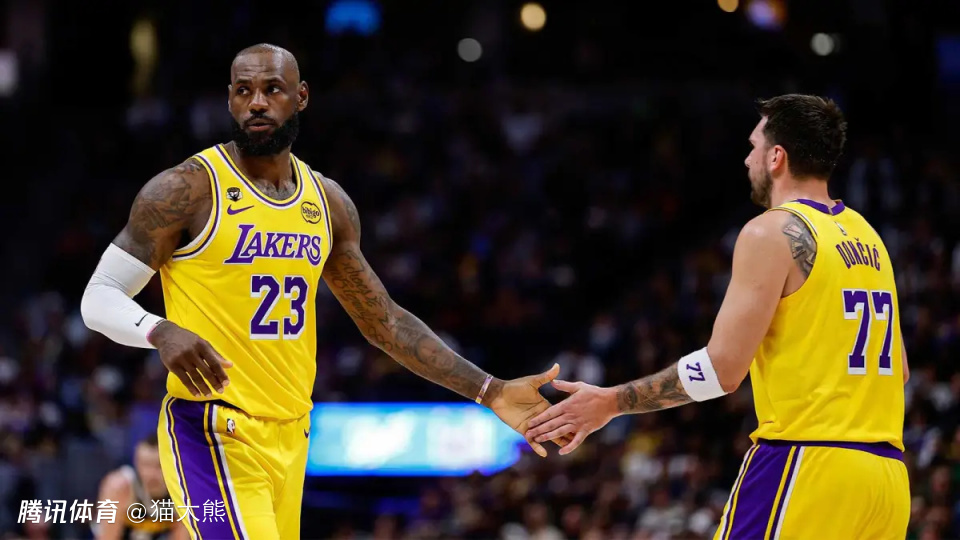 数据帝：19+15+10！詹姆斯变历史第一人 湖人组合创近57年纪录