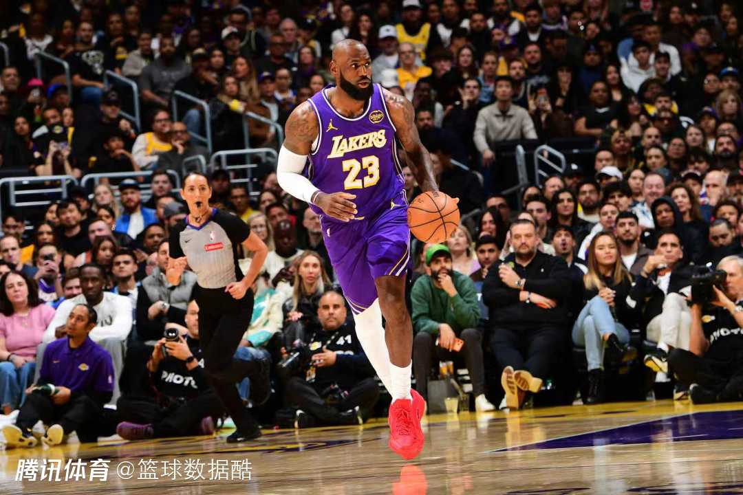 老詹：无需纠结关键时刻13连胜终结 现在还能对抗伟大球员很感恩