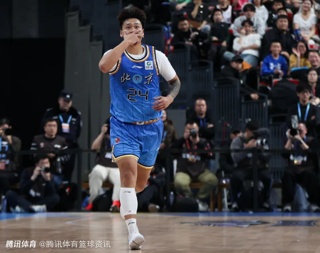 CBA官方：赵睿在社媒发布严重不当言论 停赛3场罚款5万人民币