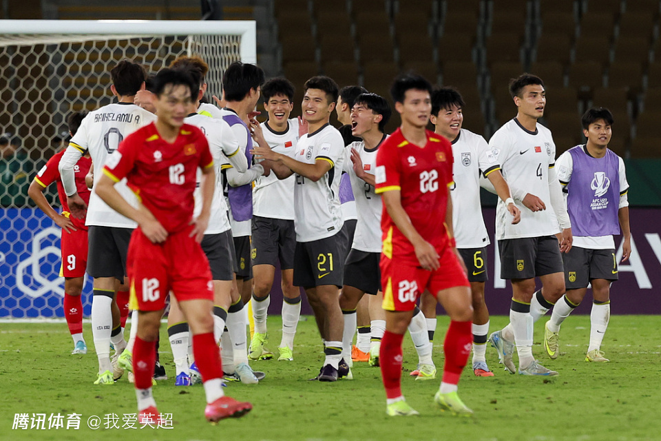 0-3让越南球迷破防：一塌糊涂！飘上天被打醒，U23国足强得令人意外