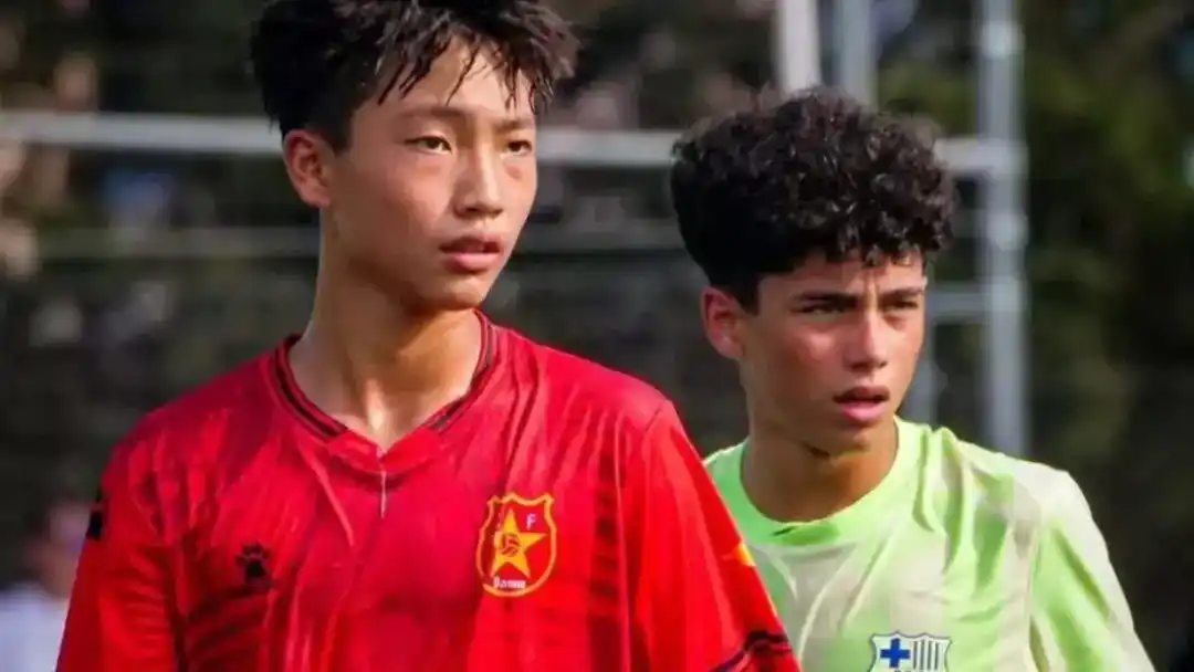 每体：中国少年李昊炎确定加盟拉玛西亚，他速度极快就像子弹