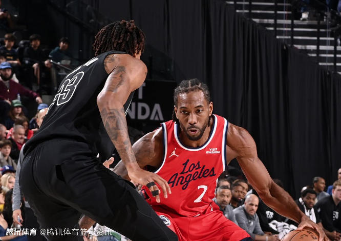 莱昂纳德：建议球迷吃点别的东西 不知道吃推文对健康有啥好处