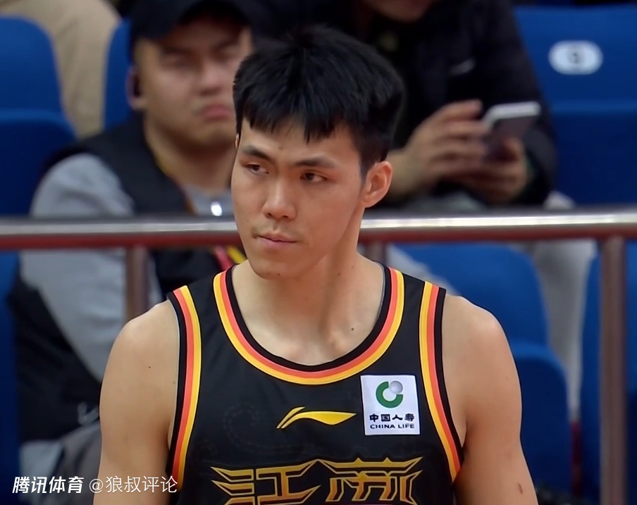 深圳主帅：防守端限制庞峥麟做的很好 新外援活力和积极性是我们想要的