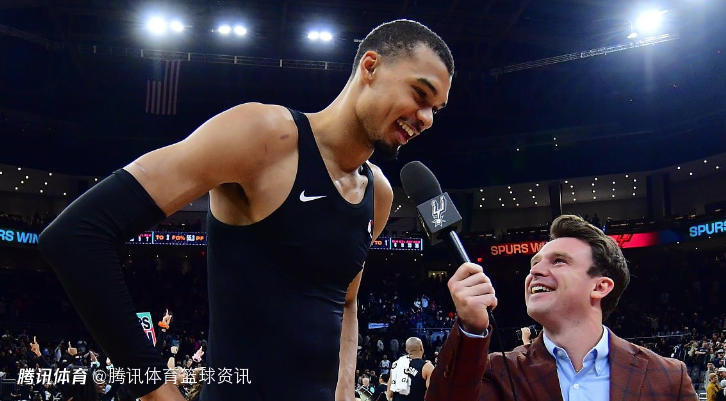 风车扣篮引爆全场！文班亚马：总有一天我会参加扣篮大赛