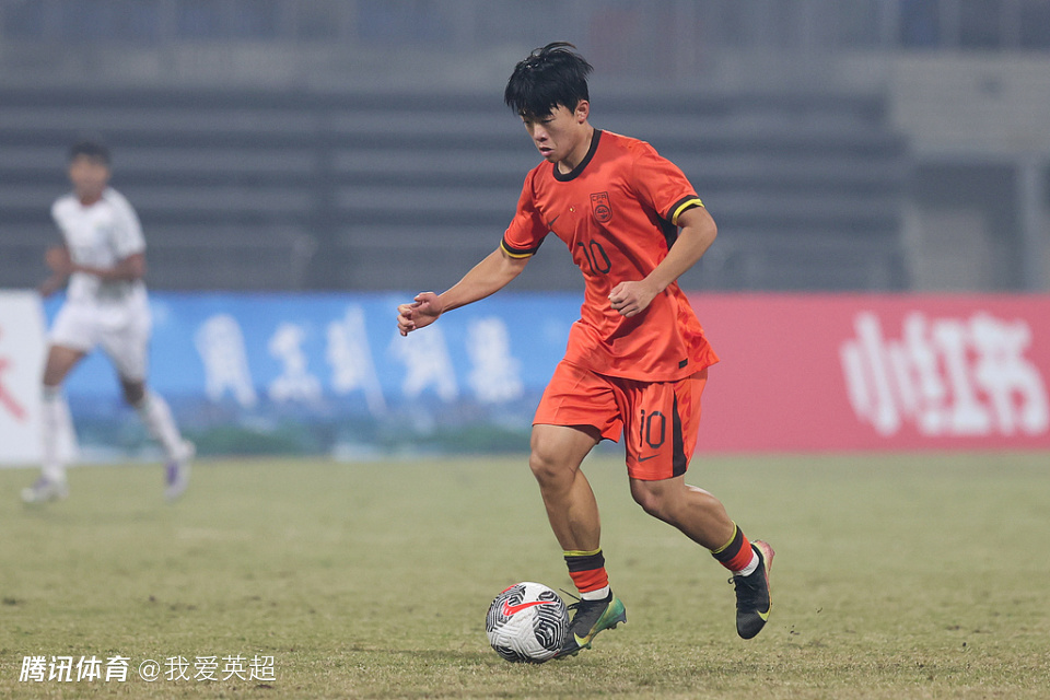 冲上热搜！16岁邝兆镭中超首秀，赛后婉拒采访，董路自豪：我的干儿子