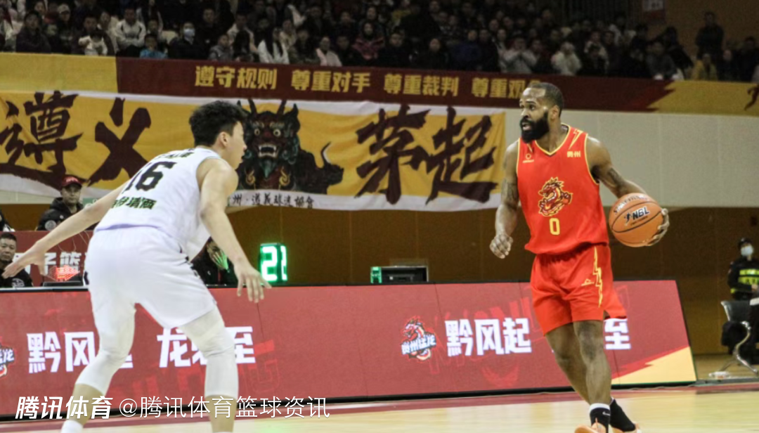 四川男篮完成凯尔-维纳莱斯注册 球员此前曾在NBL贵州猛龙效力