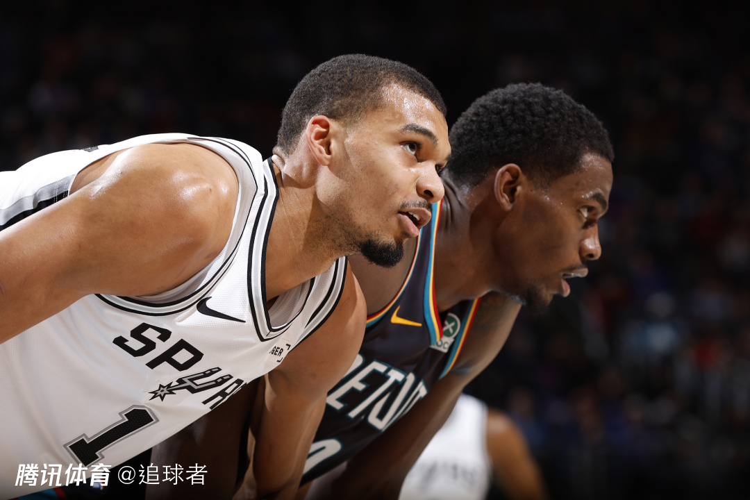 马刺夺9连胜！文班轰21+17+6帽掀翻活塞：完成封盖29队壮举