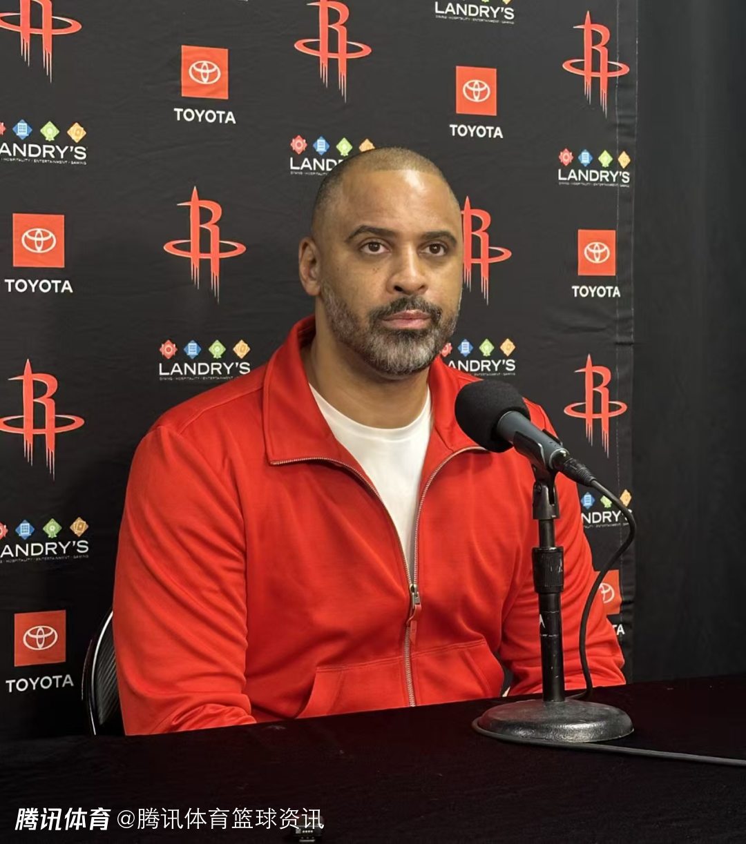 乌度卡：芬尼-史密斯首秀上场限制15分钟 申京赛前测试再决定出场状态