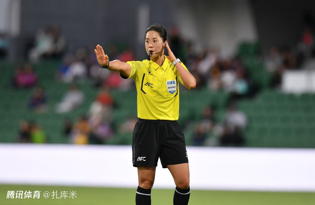 韩国美女裁判主哨澳大利亚女足vs日本，曾执法世界杯+U17亚洲杯决赛