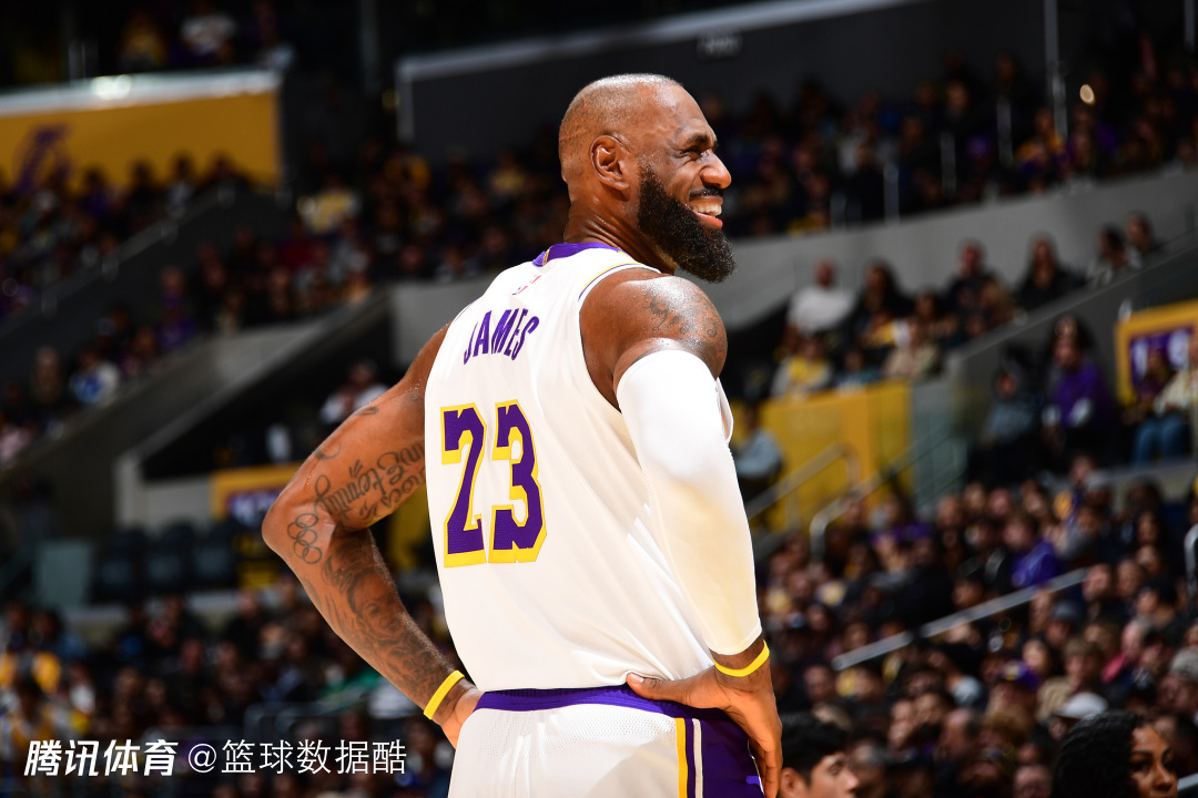 艾顿为何能复苏？老詹积极调整给他喂球 雷迪克：这能激发其积极性