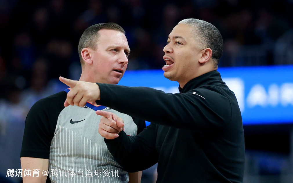 卢：邓恩是个赢家为了胜利愿意付出一切 中场休息告诫全员要打得更努力