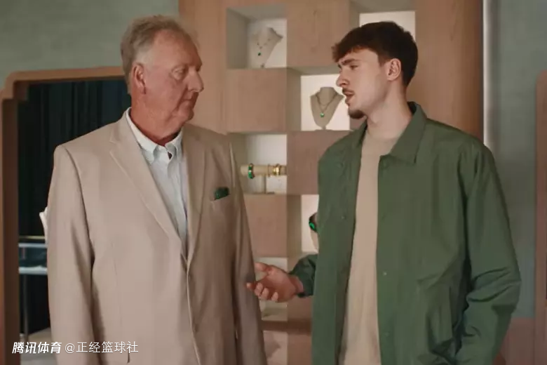 波士顿联动！弗拉格与伯德合拍广告 大鸟垃圾话：我防守你拿不了70分