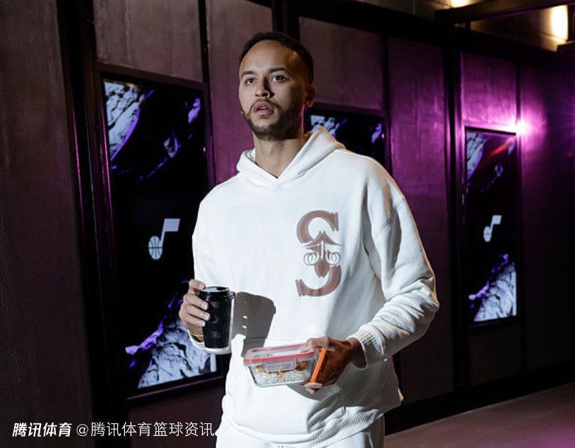 李凯尔转发经纪公司声明：什么都没有改变 我还在这里CN❤️