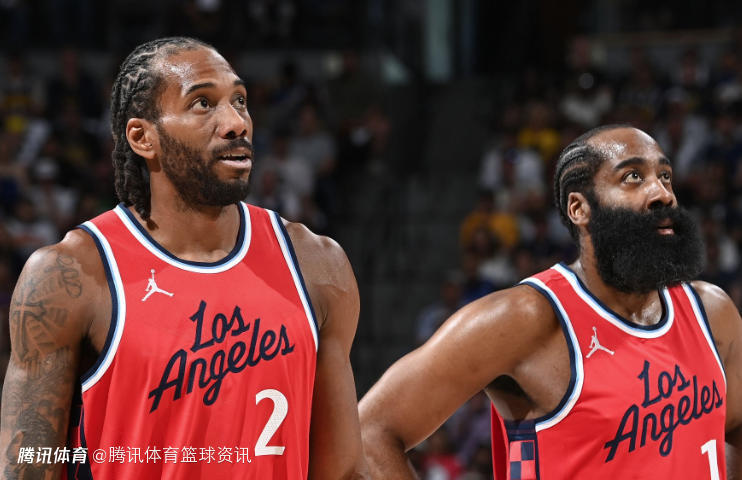 笑翻全场！小卡为哈登送新年祝福：一整年吃饭时都别把食物弄到胡子上