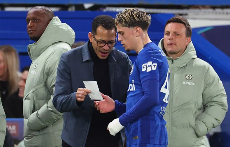 罗森尼尔：加纳乔状态好时有特别的能力，我需要帮他表现出来