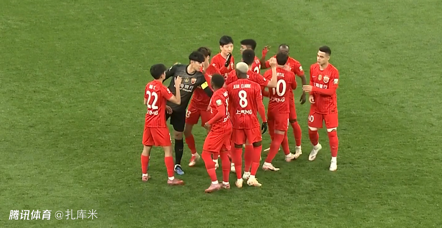 半场战报-钟义浩26秒闪击、迈达纳建功，海港暂1-2河南队