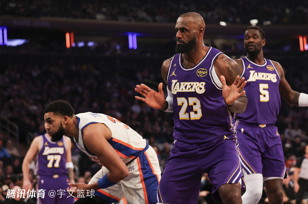 詹姆斯兵败纽约：22+5+6秀平筐空接暴扣 罚球6中2正负值-17背锅