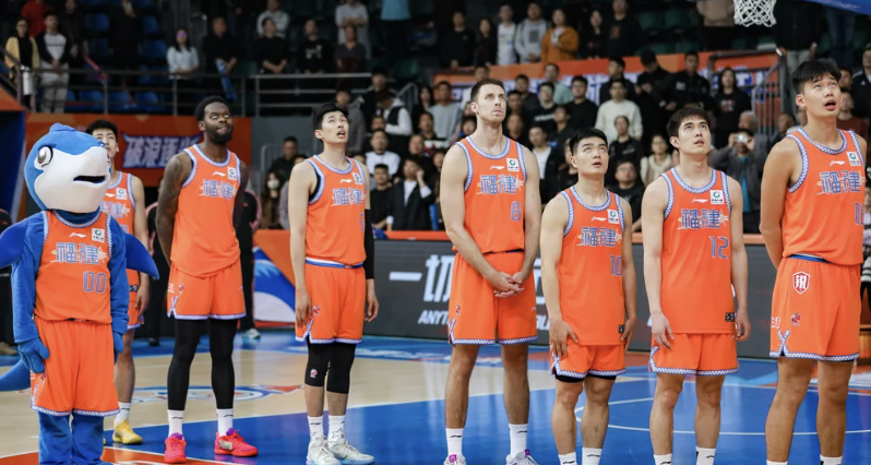 皮特森26+8+5福建逆转青岛 米奇20+19韦瑟斯庞25难救主