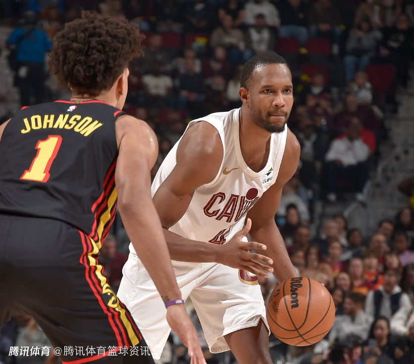 单场19个篮板！莫布利追平个人篮板生涯最高数 一战超越大Z独享一项队史纪录