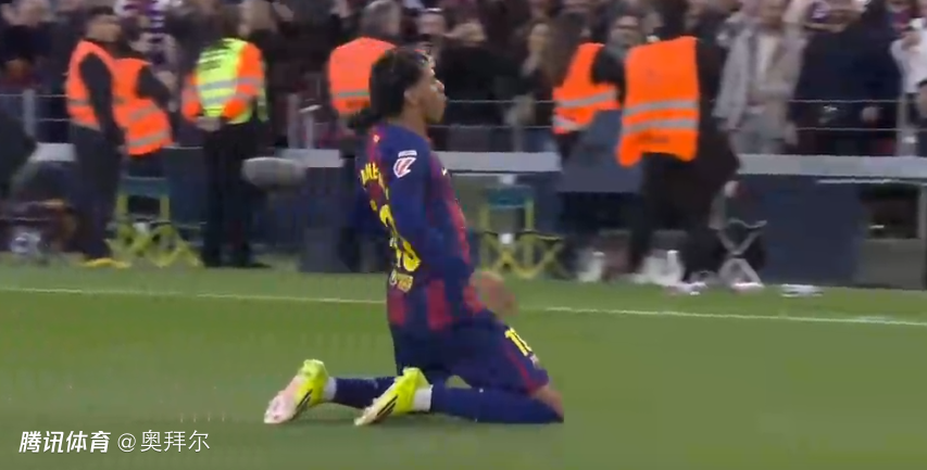 远射世界波！亚马尔滑跪庆祝，创西甲单季纪录，5场连造6球
