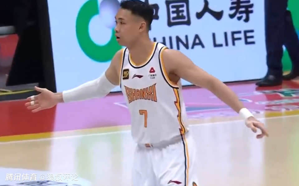 休赛期才刚签顶薪！原帅新赛季下跌至场均2分 CBA新规影响太大？